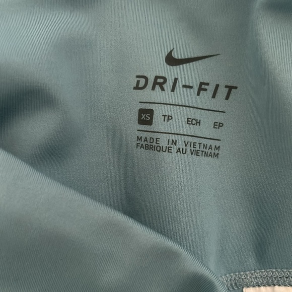 Nike leggings - Picture 2 of 3